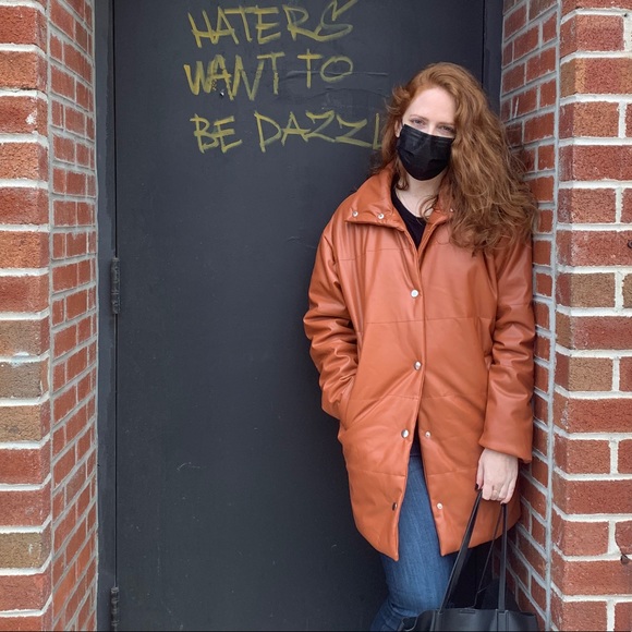 Meet your Posher, Katherine - Picture 3 of 3